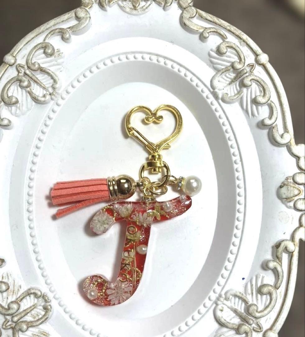 お花のイニシャルキーホルダー♪