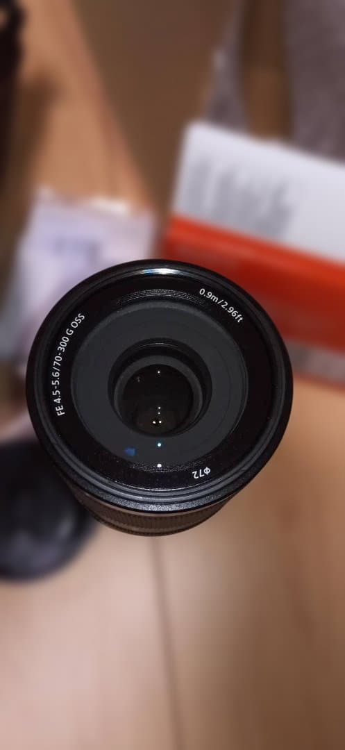 新品未使用！ソニーレンズ　SEL70300G　 F4.5-5.6