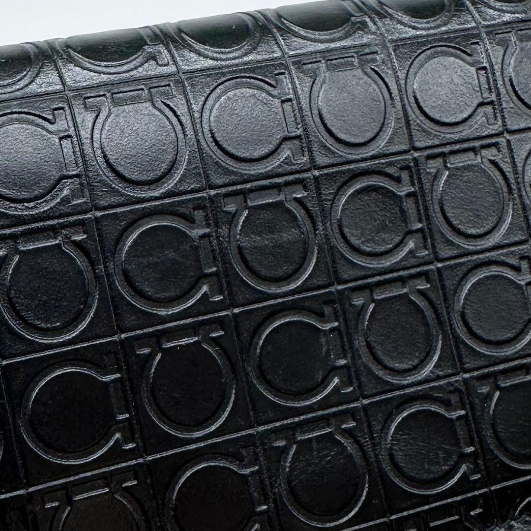 美品✨フェラガモ ガンチーニ エンボスレザー 名刺入れ カードケース ブラック