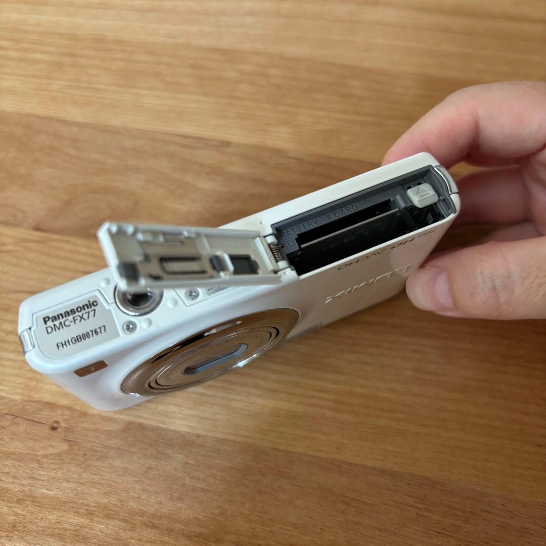 動作確認済　パナソニック デジタルカメラ LUMIX DMC-FX77 ホワイト