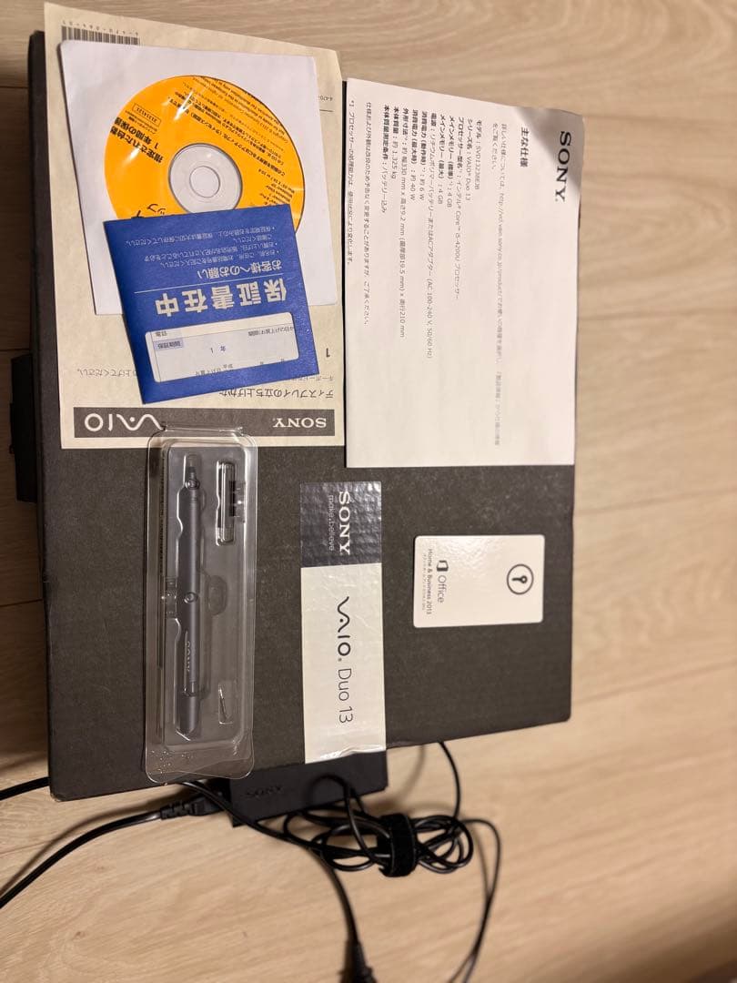 【美品/箱有】SONY VAIO Duo 13 SVD13238EJB 4GB