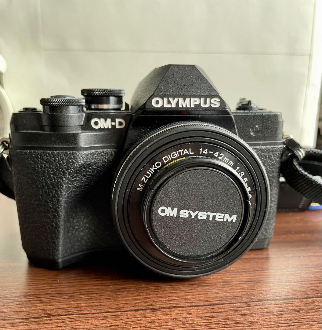 OLYMPUS OM-D E-M10 MarkⅢ 純正パンケーキレンズ