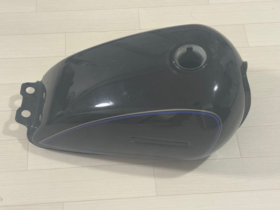 GN125H ブラックタンクとサイドカバーセットタンデムバー付き