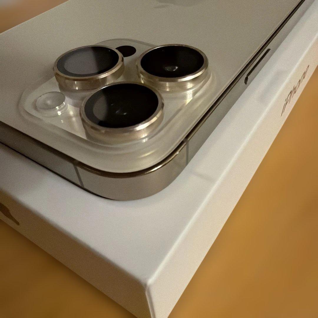 iPhone 14 Pro Max ゴールド シリコンケーブル付き