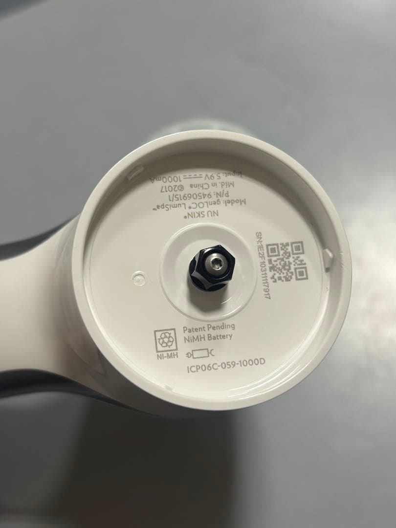 ニュースキン genLOC ルミスパ 中古品