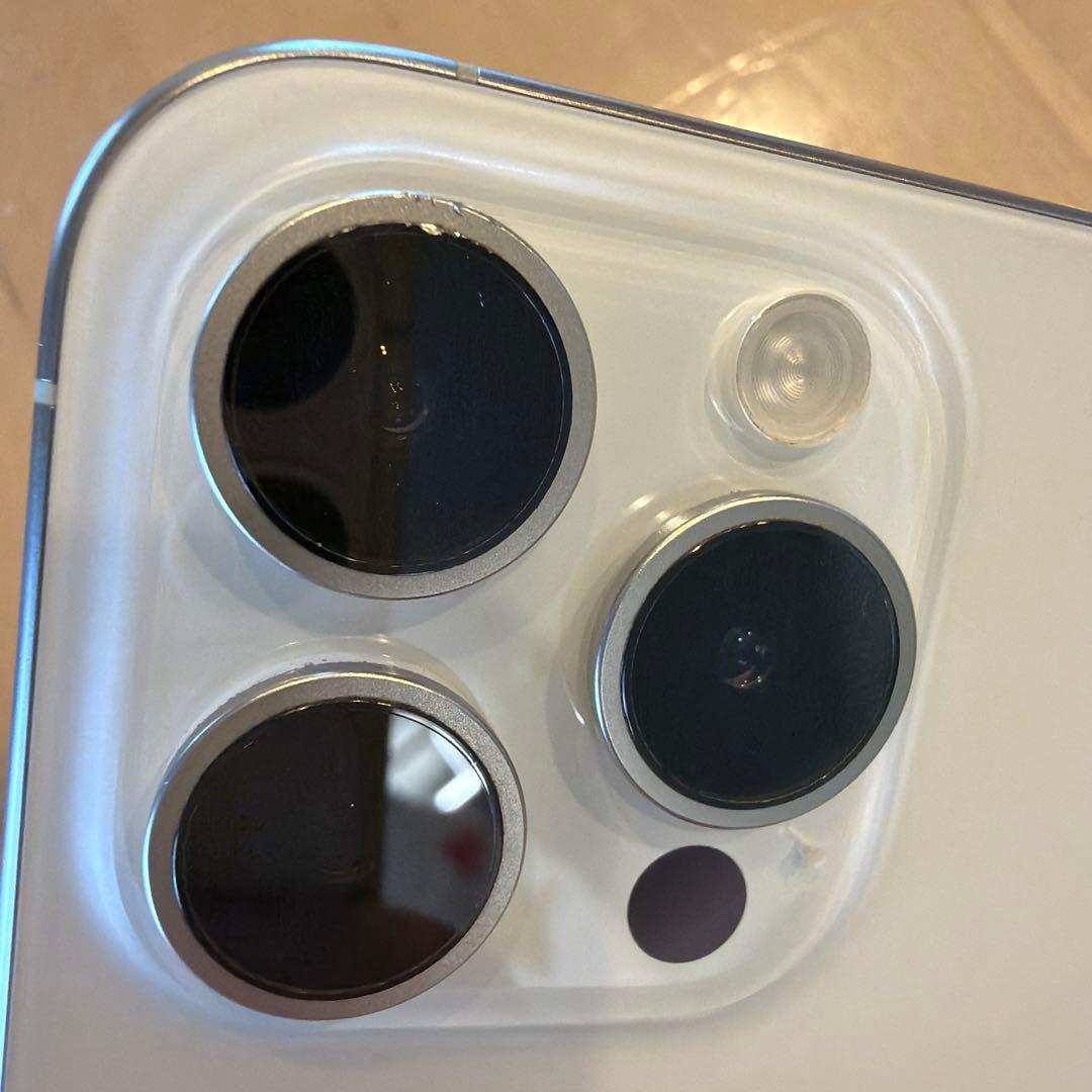 Apple iPhone15pro 256GBホワイトチタニウムsimフリー