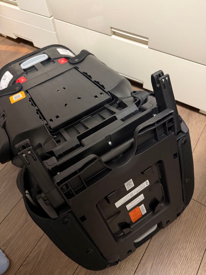 【美品】【説明書あり】Joie ジュニアシート ブラック ISOFIX対応