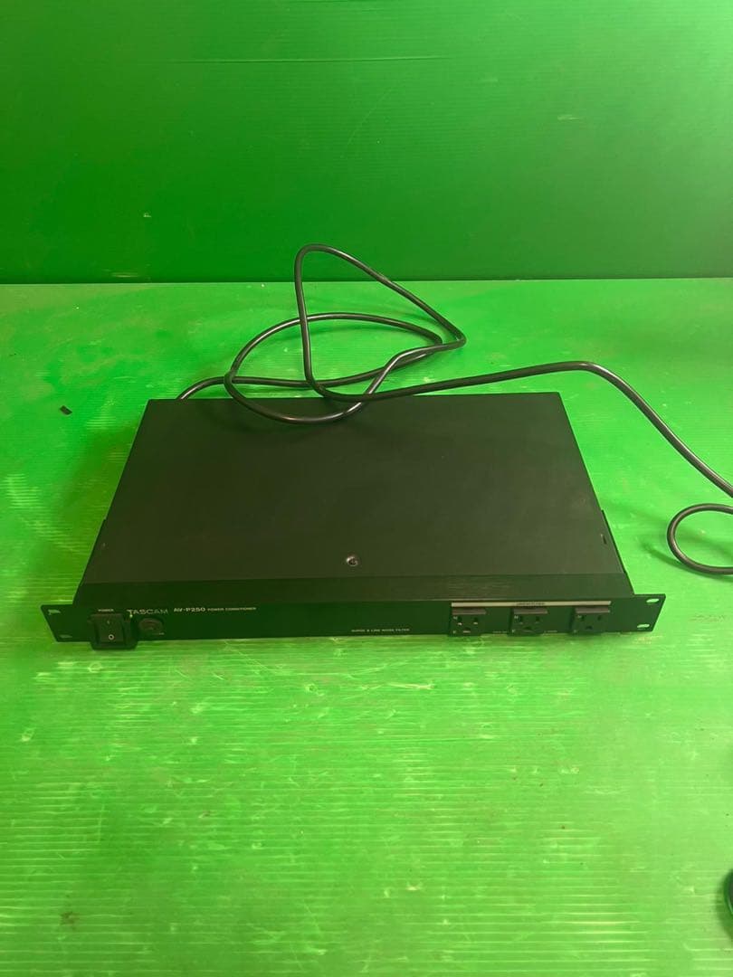 TASCAM AV-P250 パワーコンディショナー 電源制御ユニット