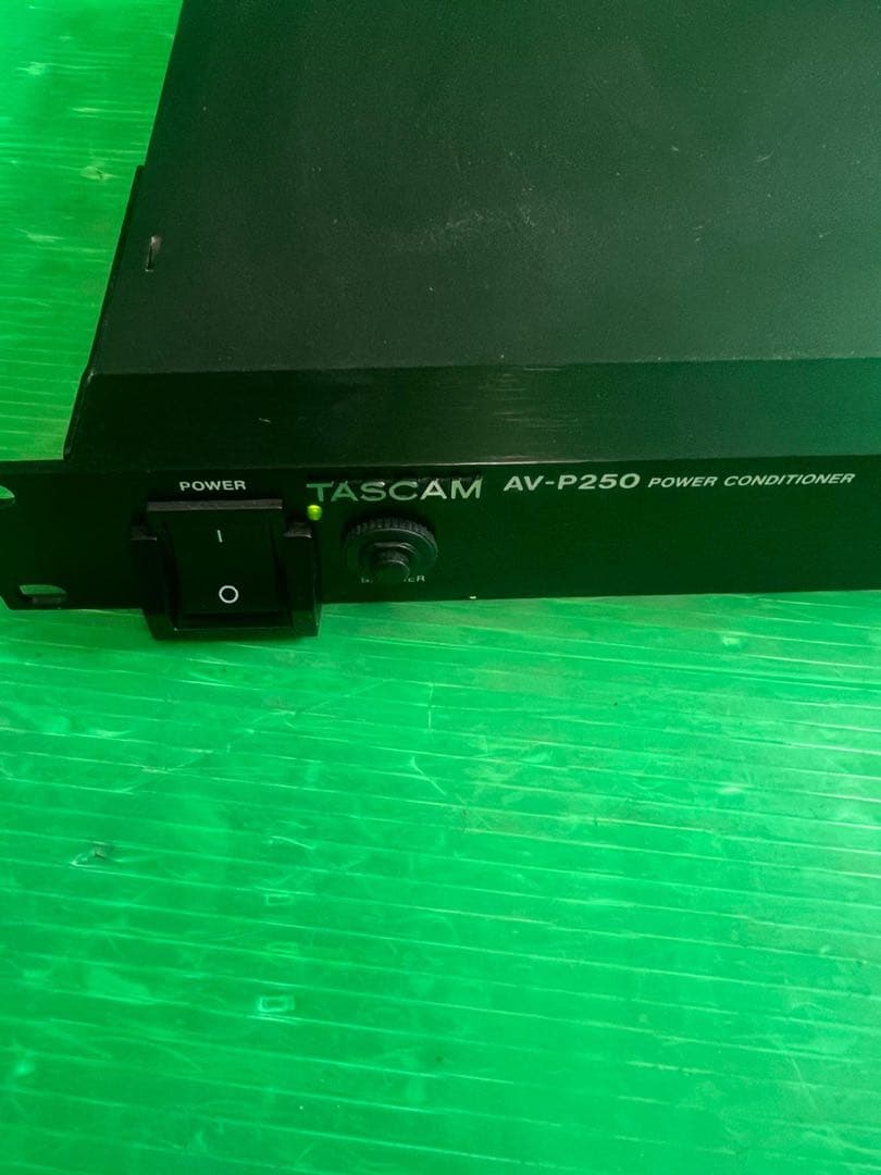 TASCAM AV-P250 パワーコンディショナー 電源制御ユニット