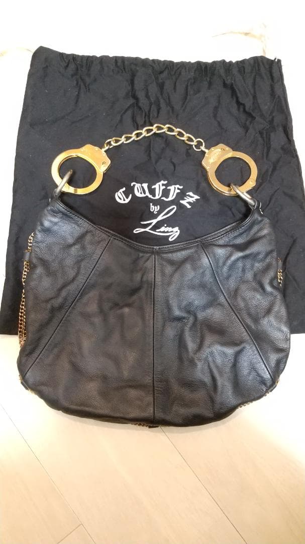 Cuffz by Linz レザー手錠バッグ