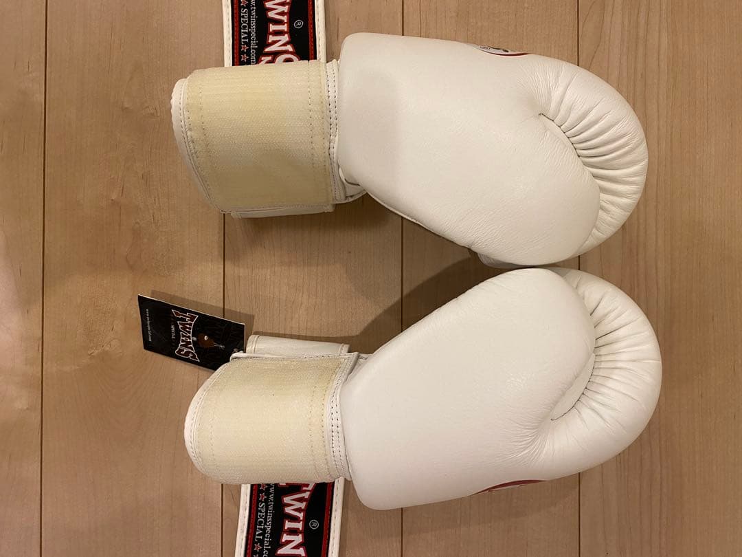 【新品・未使用】TWINS SPECIAL ボクシンググローブ 14 oz 本革