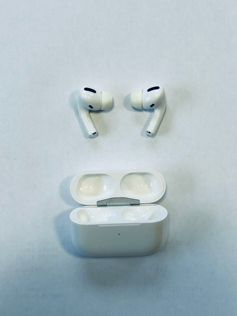 イヤホン AirPods Pro with Wireless Charging Case