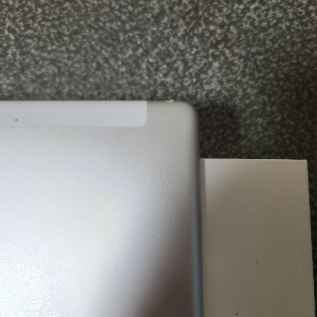 Apple iPad (第7世代) シルバーバッテリー容量95% 32Gb