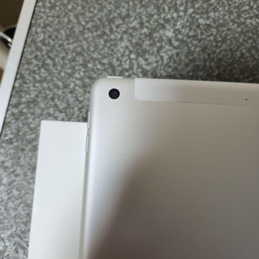 Apple iPad (第7世代) シルバーバッテリー容量95% 32Gb