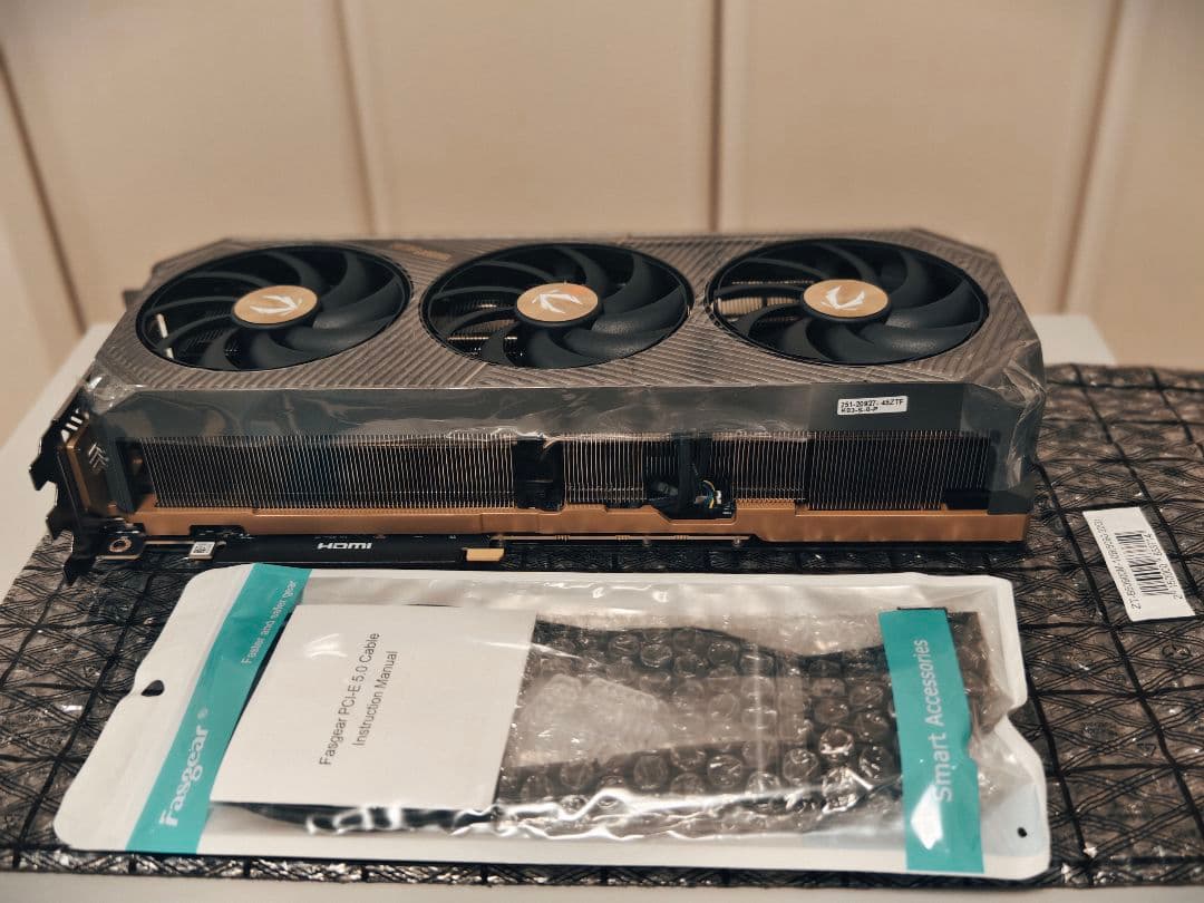 グラフィックボード・グラボ・ビデオカード ZOTAC GAMING GeForce RTX 5090 SOLID OC