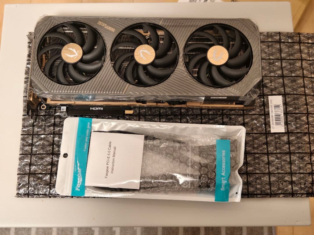 グラフィックボード・グラボ・ビデオカード ZOTAC GAMING GeForce RTX 5090 SOLID OC