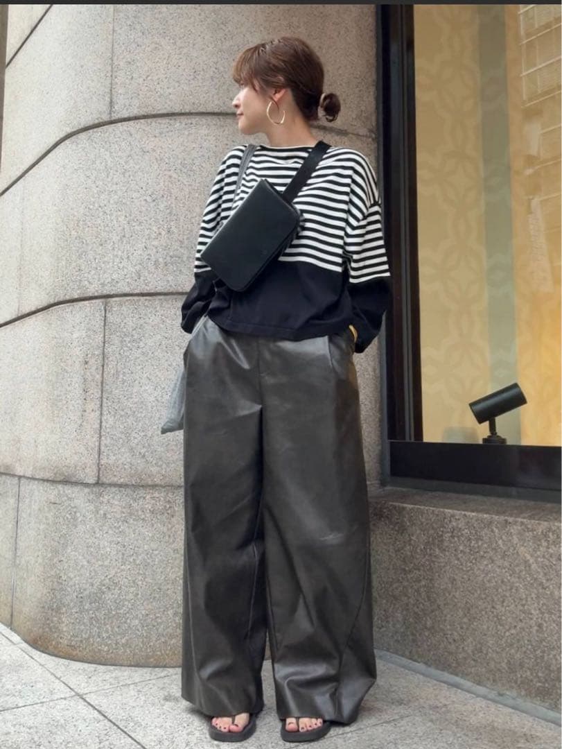 【新品・完売品】カレンソロジー/ヴィンテージフェイクレザーパンツ 36