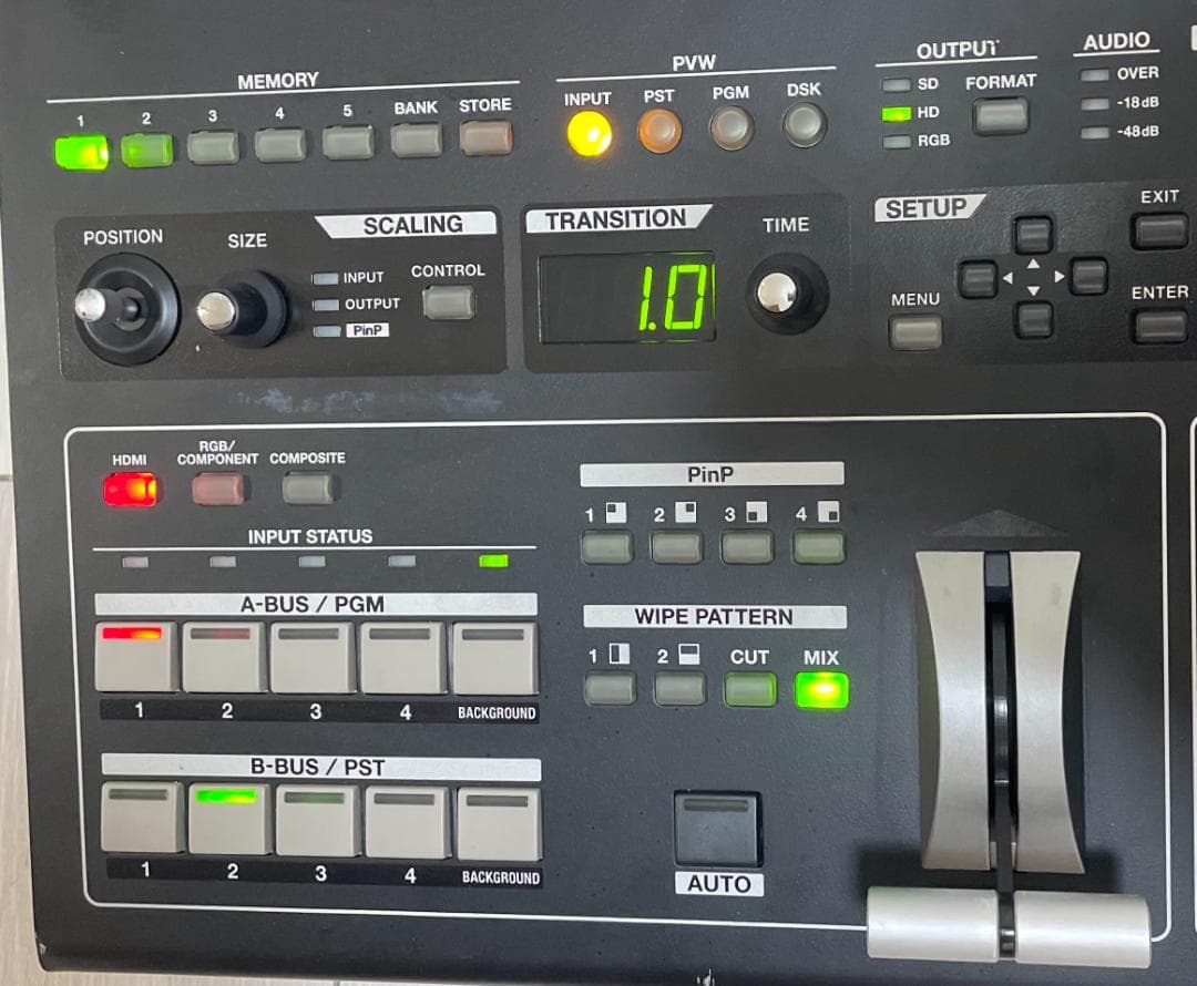 Roland ローランド V-40HD マルチフォーマットビデオスイッチャー