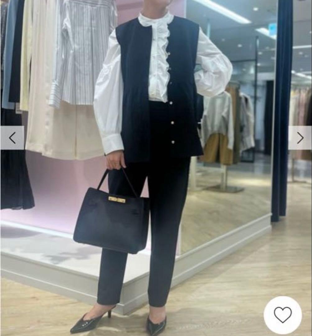 ノーリーズNOLLEY'S ネイビー レース付きペプラム ベスト