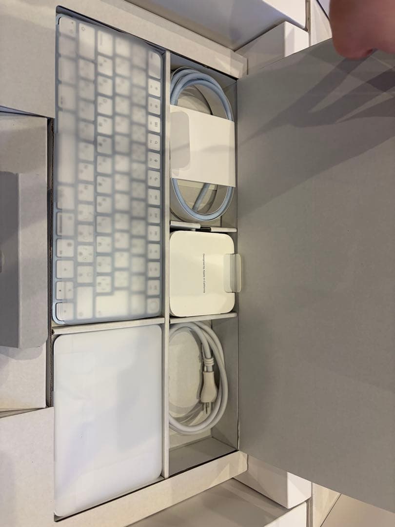 24インチiMac 8GB 256GB