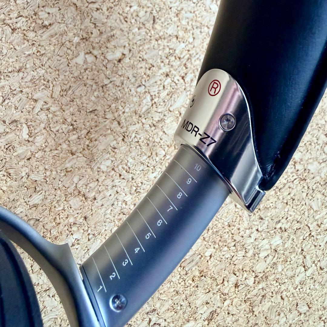 ハイレゾ音源対応のSONY製有線ヘッドホン「MDR-Z7」