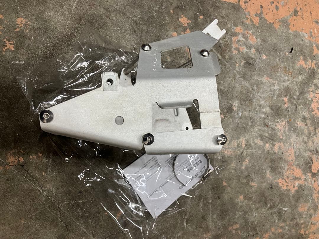 CRF250L ZETA ラジエーターガード