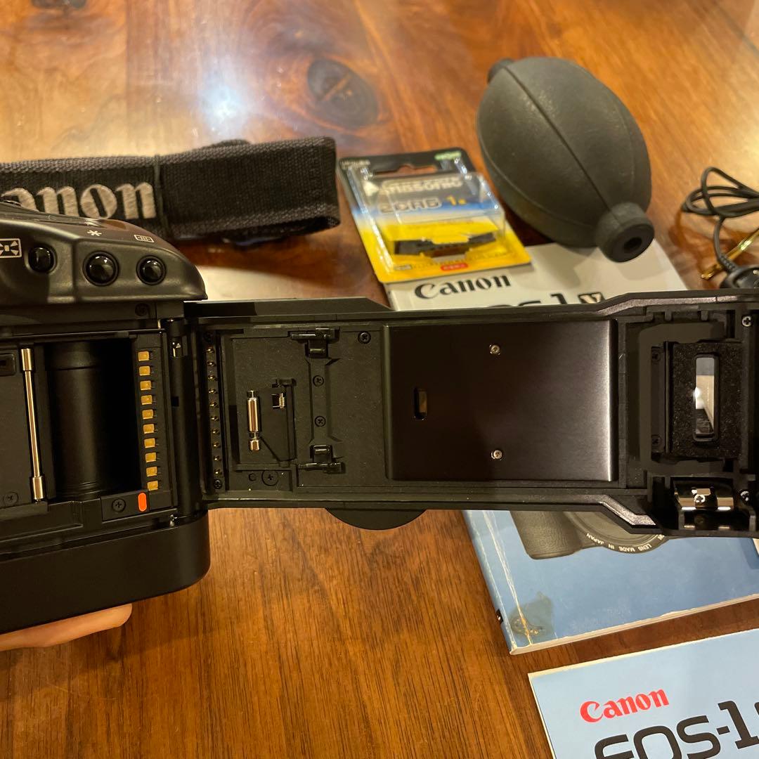 Canon キャノン　eos1v EOS-1v フィルムカメラ