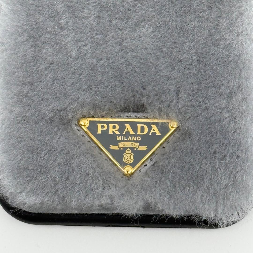 PRADA プラダ iPhoneケース 13Pro Max ロゴ ファー