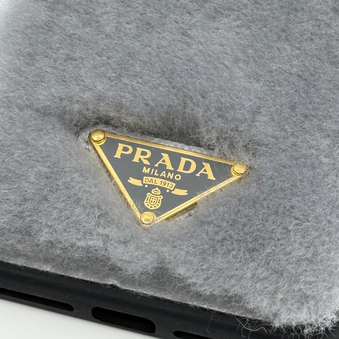 PRADA プラダ iPhoneケース 13Pro Max ロゴ ファー
