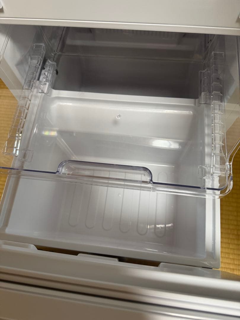 【美品】SHARP 冷蔵庫 2ドア SJ-D18J-W