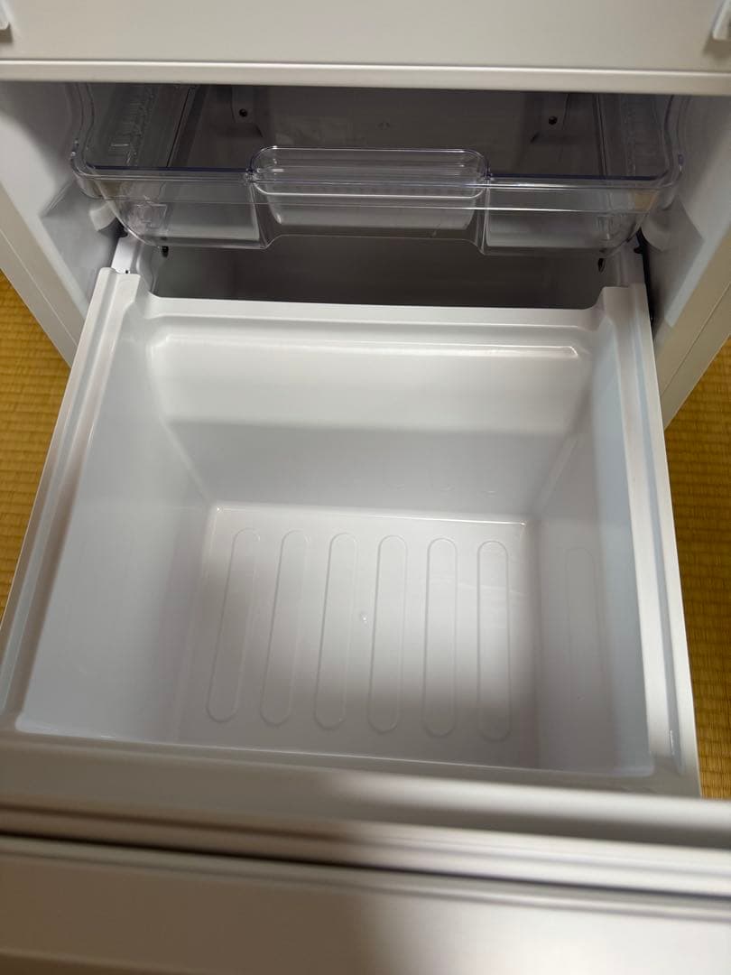 【美品】SHARP 冷蔵庫 2ドア SJ-D18J-W