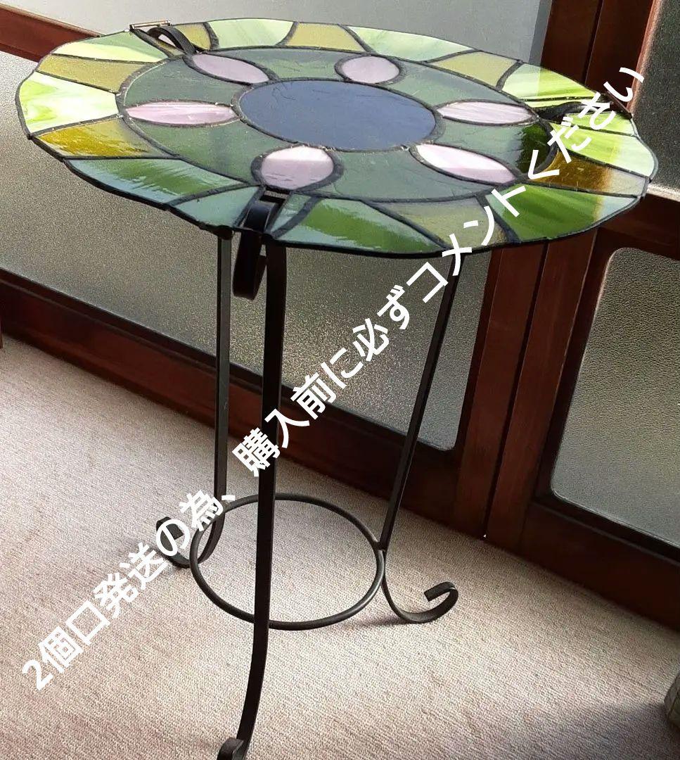 ステンドグラスのサイドテーブル