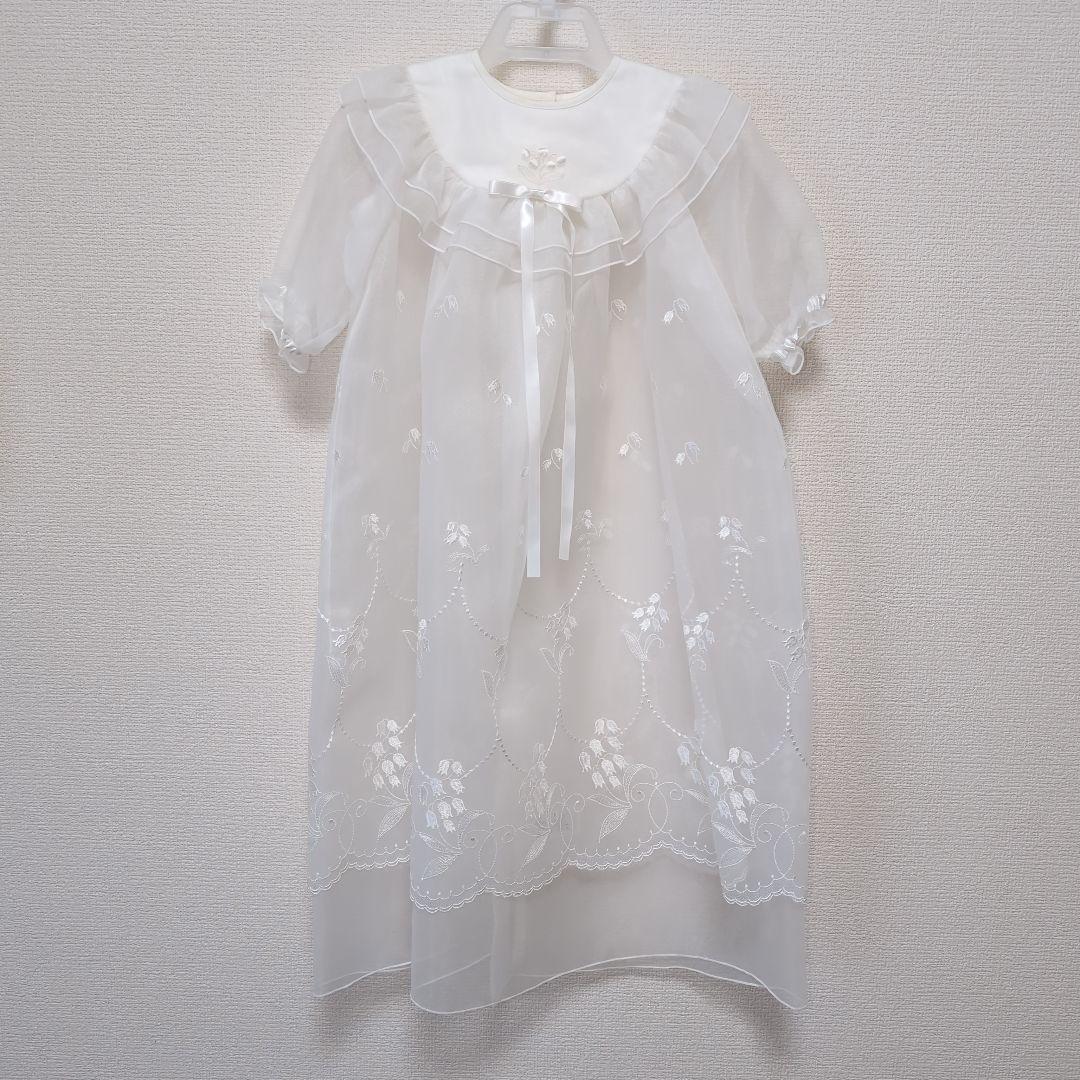 familiar ホワイト刺繍入りベビードレス、帽子の2点セット