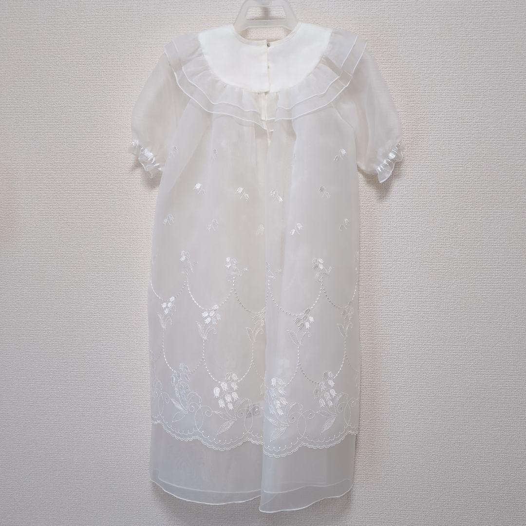 familiar ホワイト刺繍入りベビードレス、帽子の2点セット