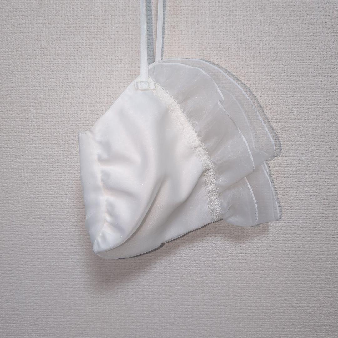 familiar ホワイト刺繍入りベビードレス、帽子の2点セット