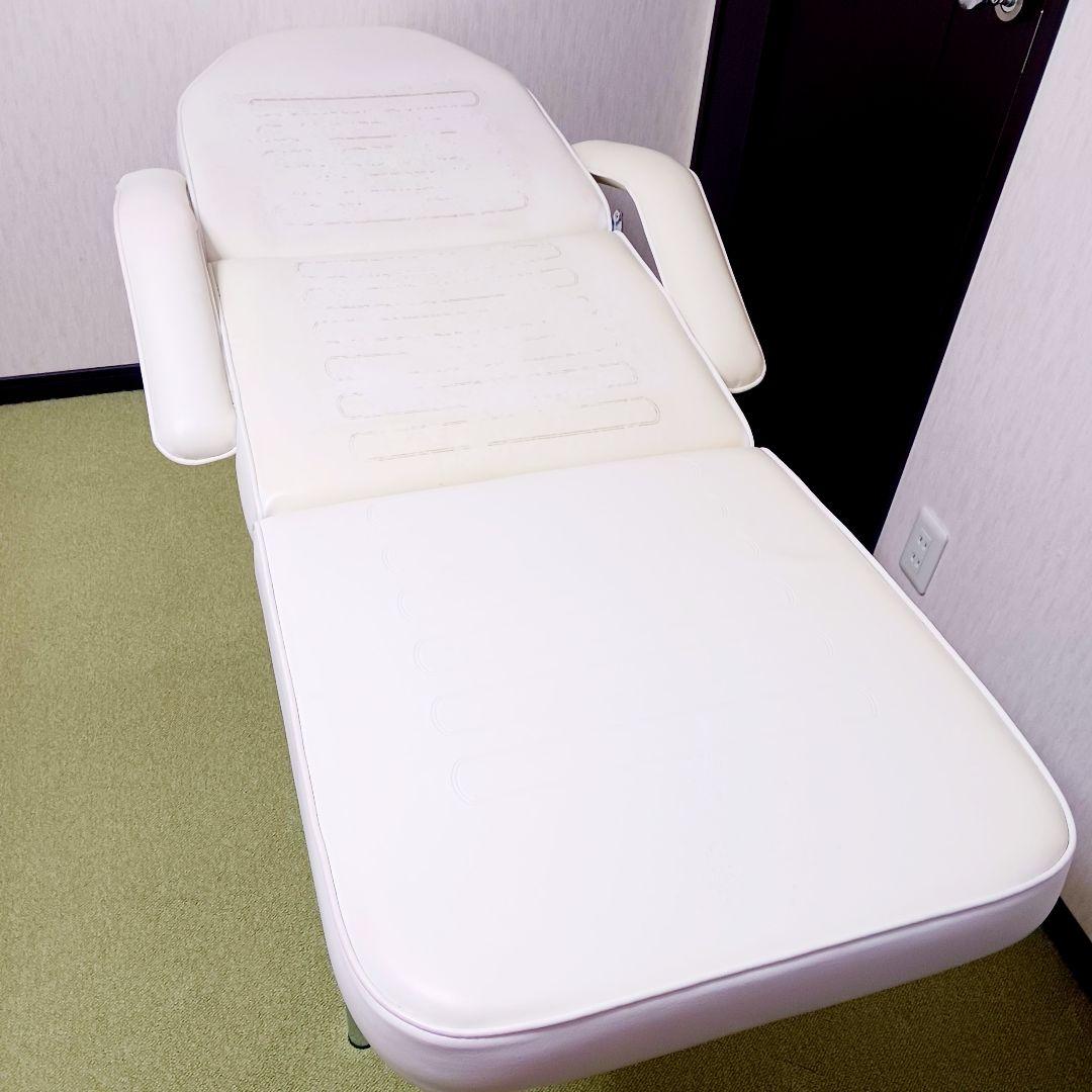 ホワイトエステベッド