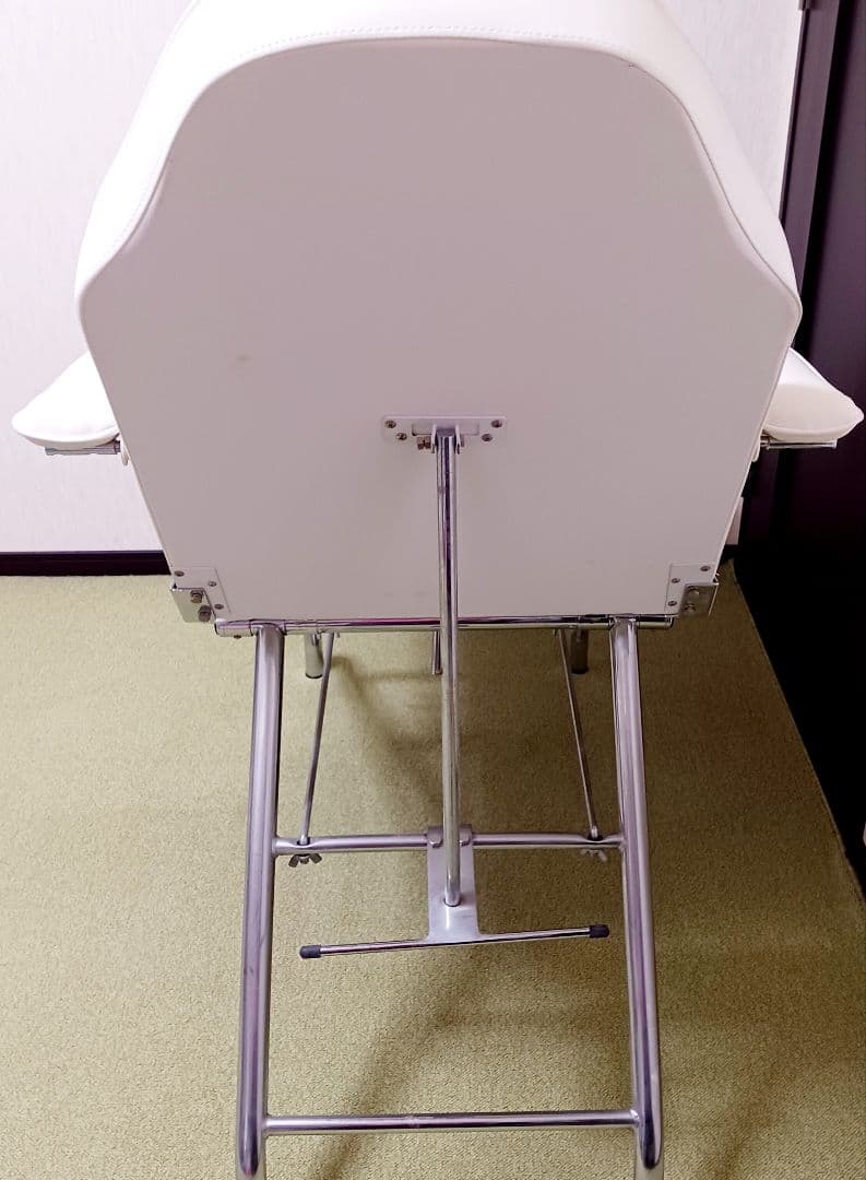 ホワイトエステベッド