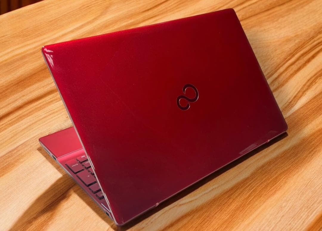 【保証付】富士通 Fujitsu AH53/C2 レッド Core i7 8GB