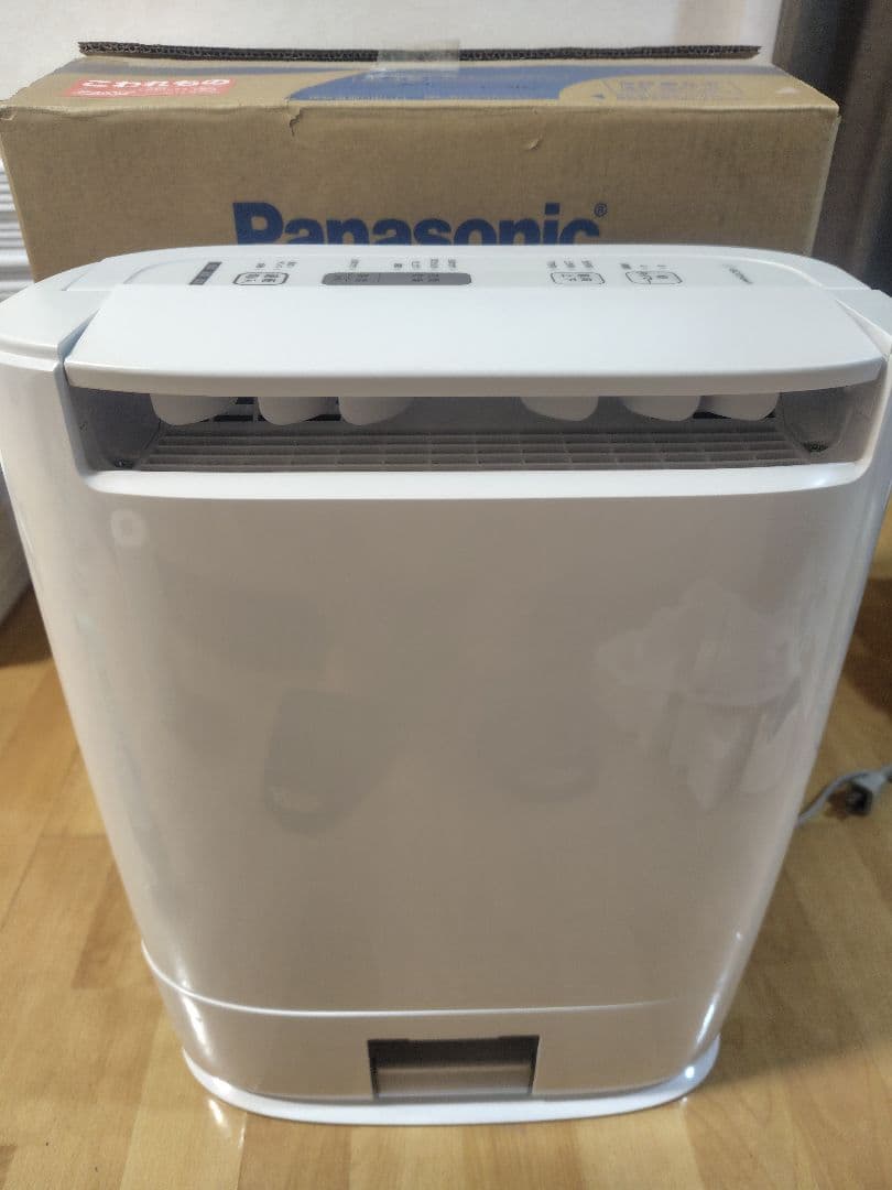 【美品】パナソニック 衣類乾燥除湿機 F-YZR60