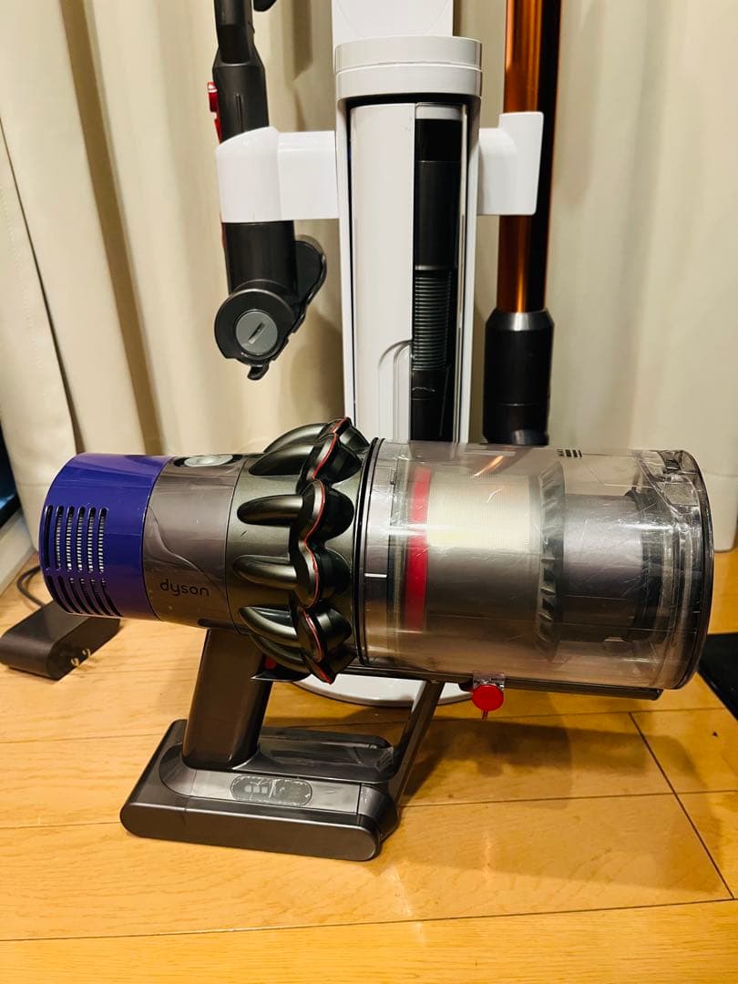 湯Dyson v10 sv12 本体　 フロアドック お掃除ツール　セット