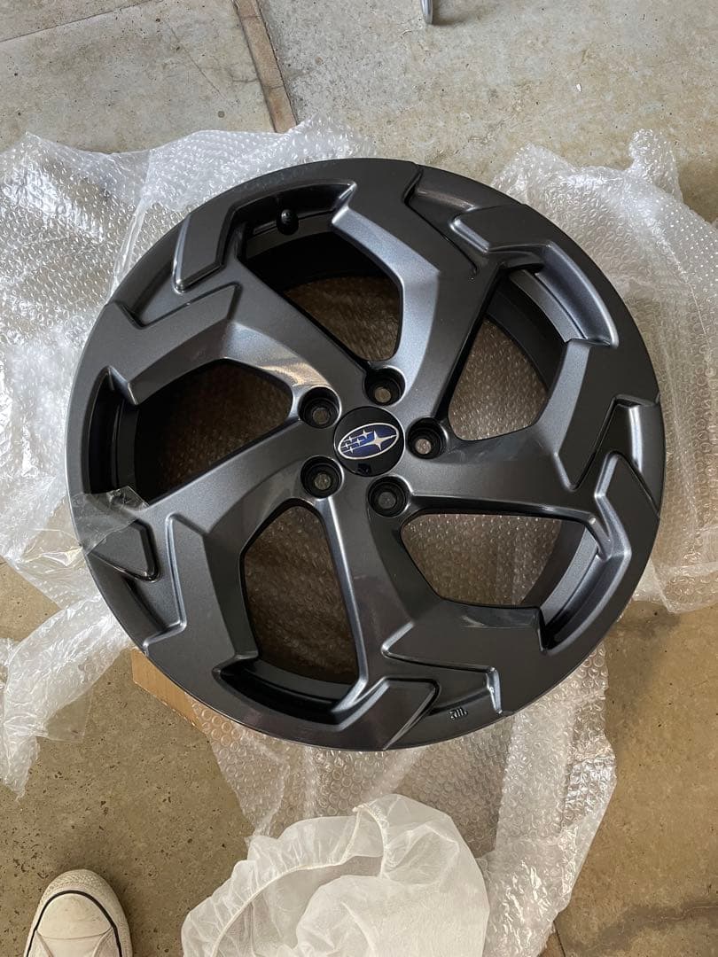 スバルXV ホイール　新車外し　18インチ　4本