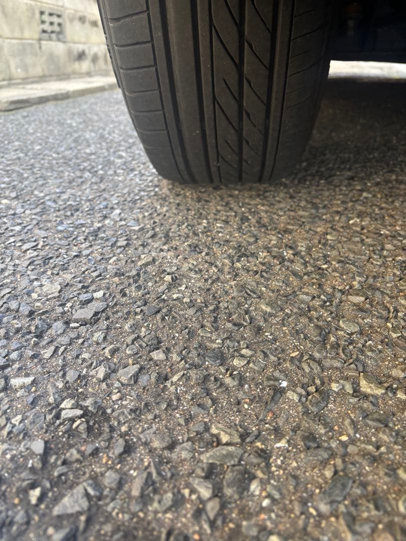 ハイエース16インチ215/65ホワイトレター