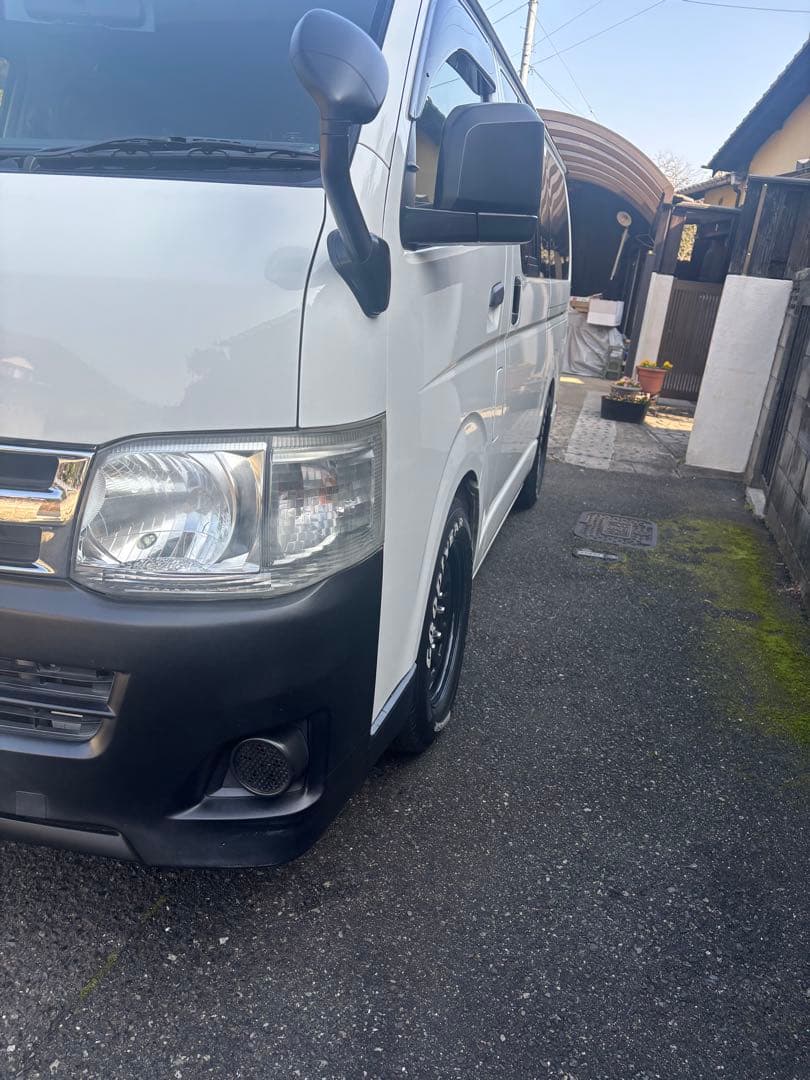 ハイエース16インチ215/65ホワイトレター