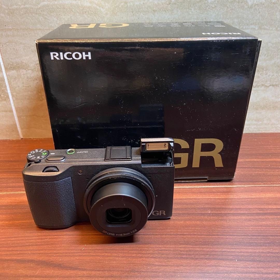 RICOH GR デジカメ ほぼ新品 4933
