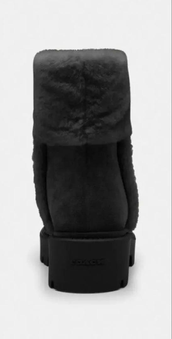 COACH【ブラックムートンブーツ】 50%OFF（定価33,000円）