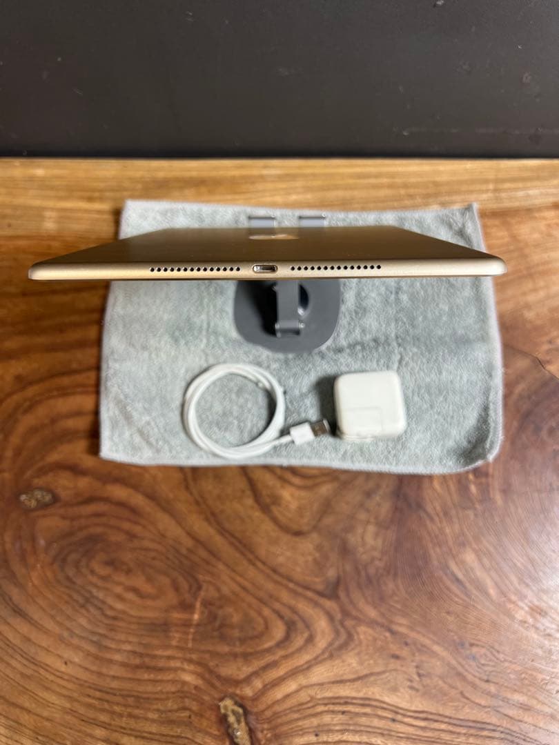 Apple iPad Air2/32GB/電池健康83%/HW201