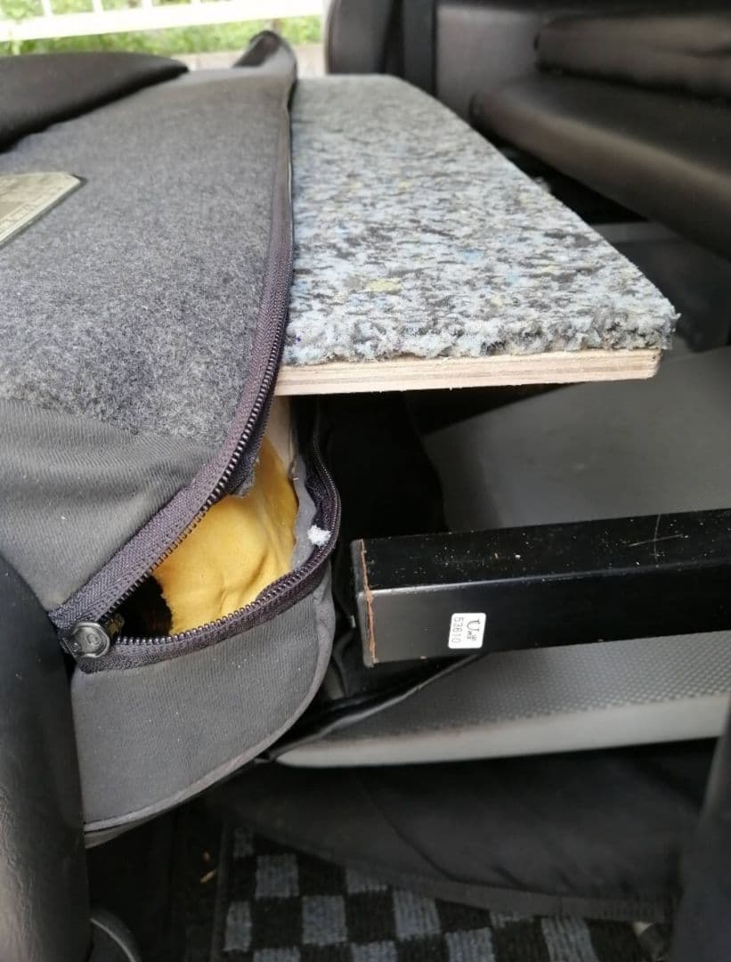 200系ハイエース セカンドシートバックパネル10mmクッション、12mm耐荷重