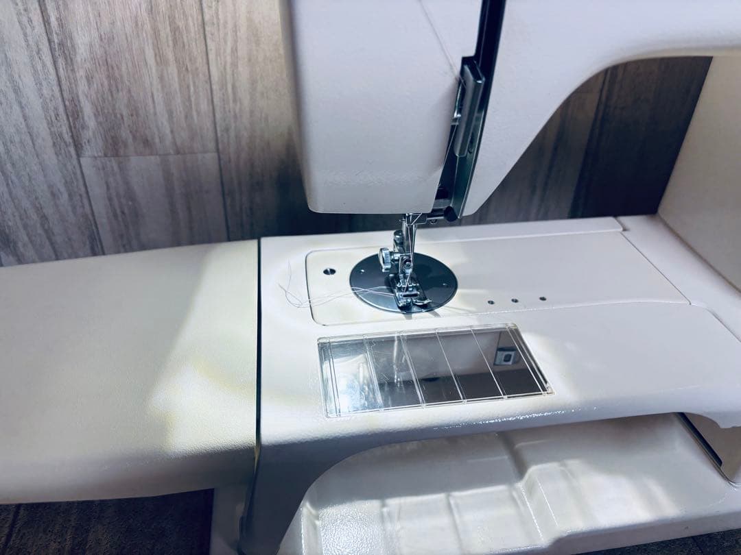 ジャノメ エクセル.フリーモーション刺繍もできるレトロミシン、清掃整備済み