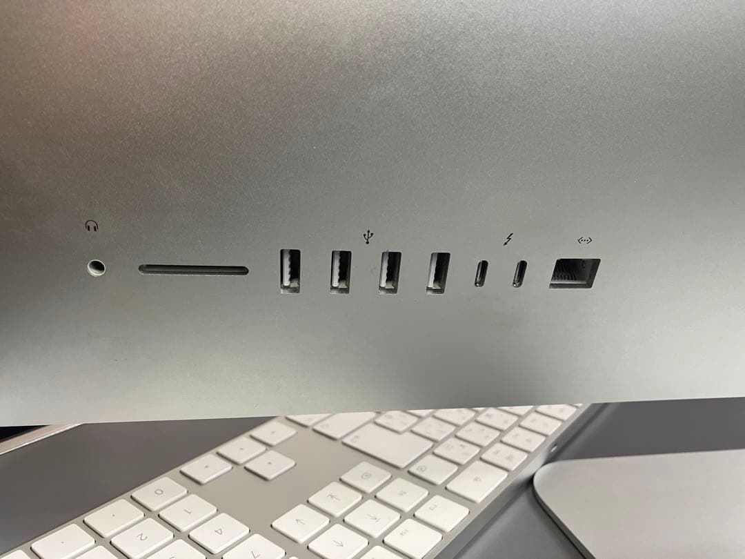 美品iMac 2020 27インチ 5K / i7 / 1TB SSD