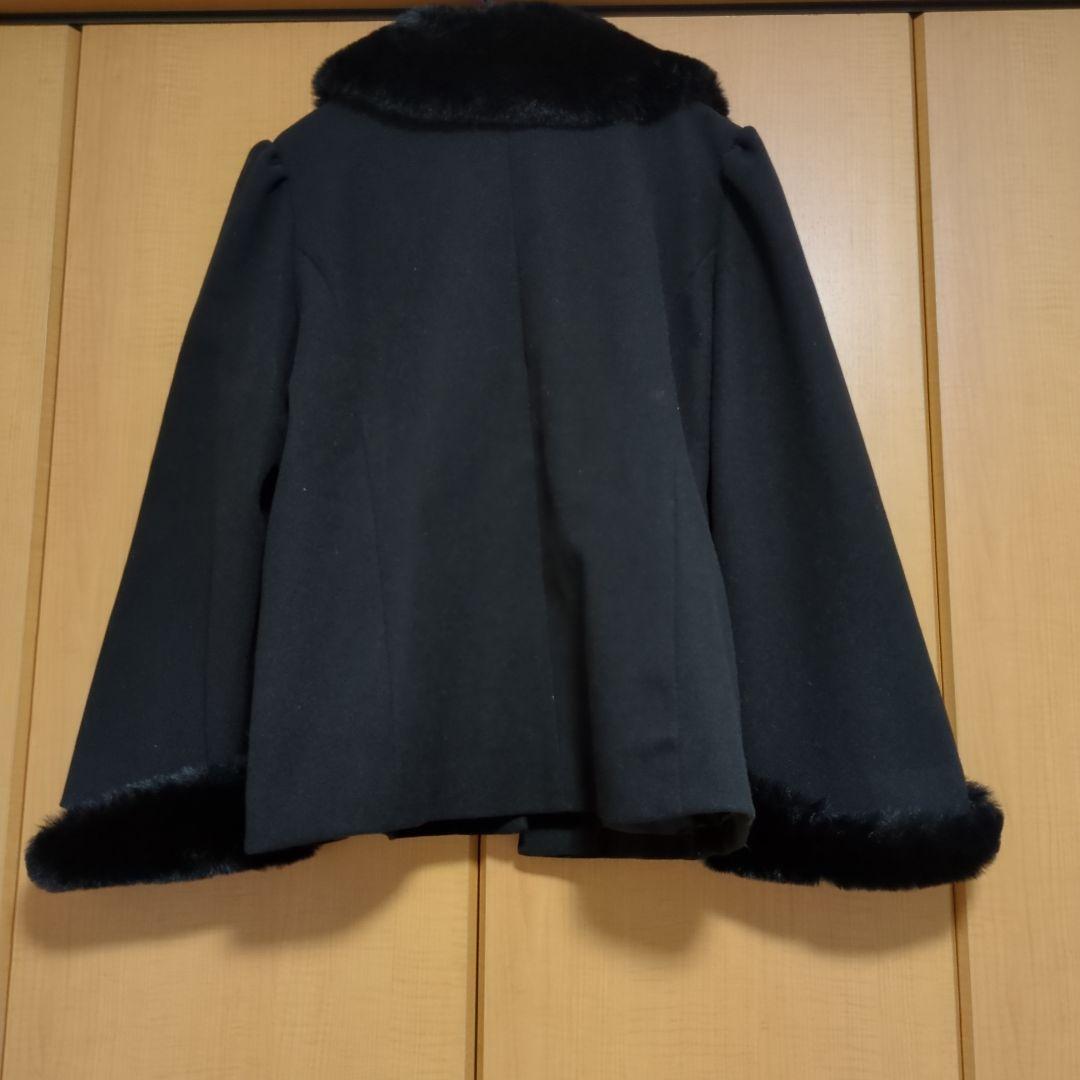 ファー付き黒コ一ト
